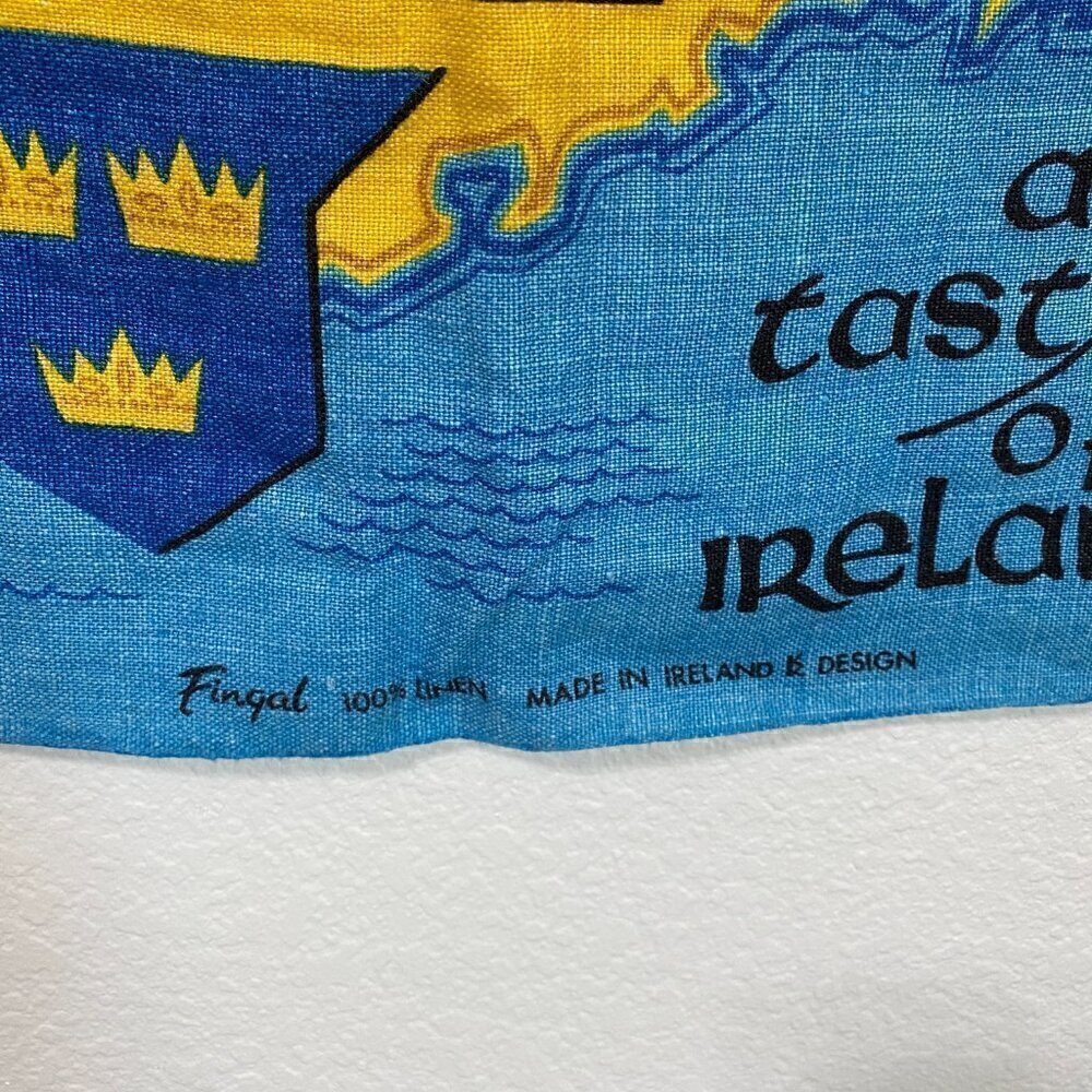 Vintage "Taste of Ireland" Linen Tea Towel / Wall Hanging - Picture 2 of 3